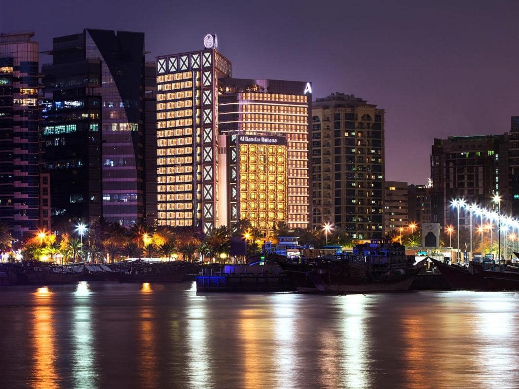 01-نمای-هتل-5-ستاره-البندر-روتانا-کریک-دبی- Al-Bandar-Rotana-Dubai-Creek-View.jpg