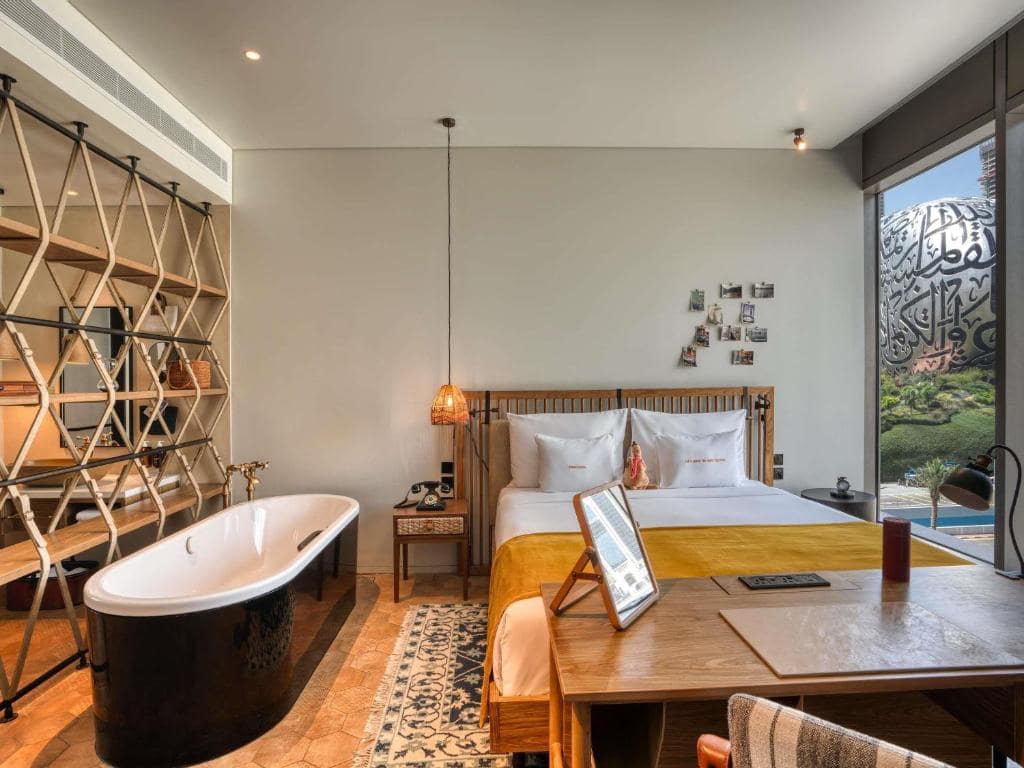 45-اتاق-خواب-هتل-5 ستاره-25-ساعت-وان-سنترال-دبی-25Hours-Hotel-Dubai-One-Central-Bedroom.jpg