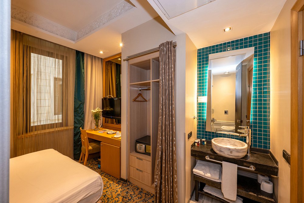 08-اتاق-هتل-4-ستاره-پرا-تولیپ-استانبول-Room-Hotel-4-Setare-Pera-Tulip-Istan.jpg