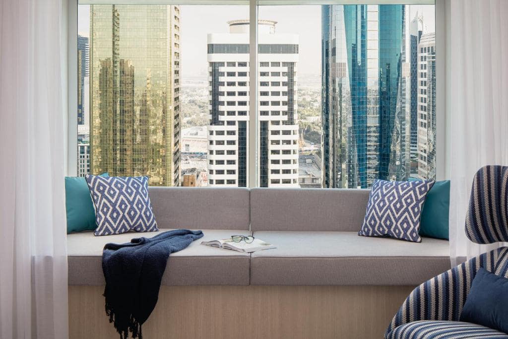 37-اتاق-خواب-هتل-4-ستاره-تاورز-روتانا-دبی- Towers-Rotana-Hotel-Dubai-Bedroom.jpg
