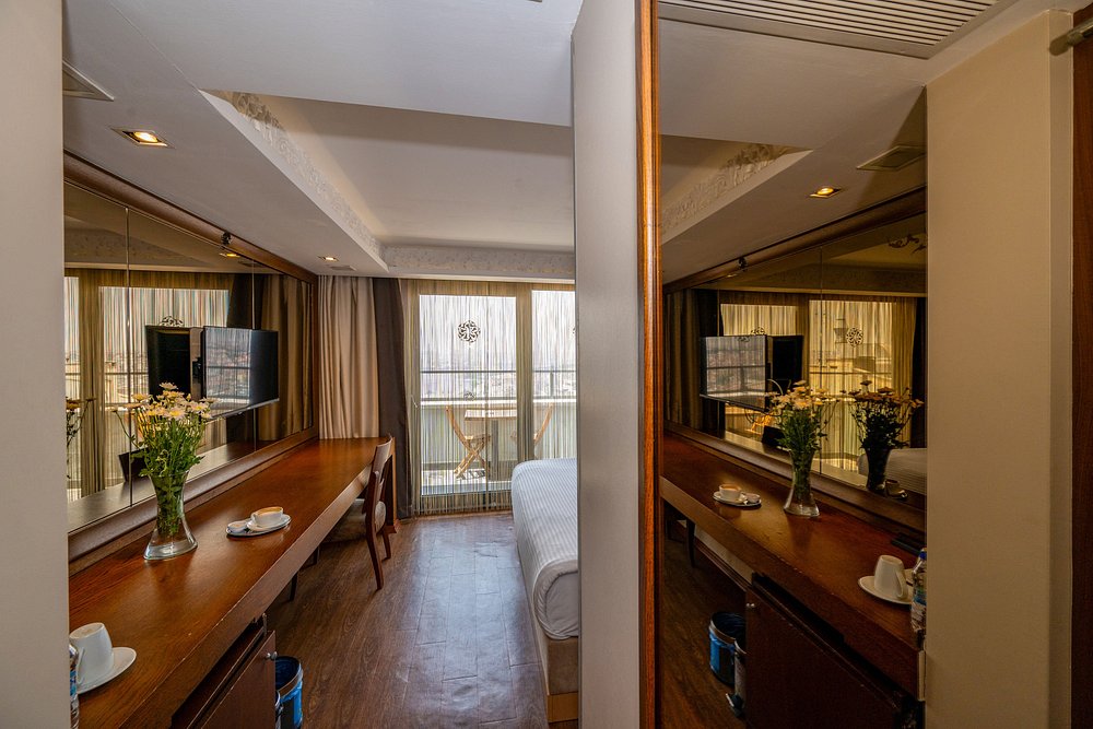 013-اتاق-هتل-4-ستاره-پرا-تولیپ-استانبول-Room-Hotel-4-Setare-Pera-Tulip-Istan.jpg