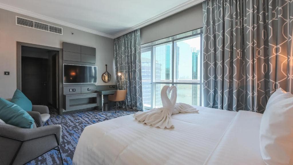 13-اتاق-خواب-هتل-4-ستاره-اج-کریک-ساید-دبی- Edge-Creekside-Hotel-Dubai-Bedroom.jpg