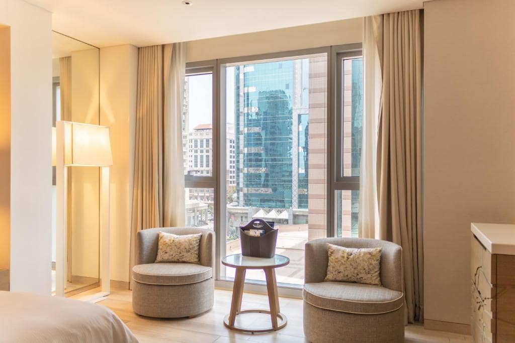 21-اتاق-هتل-5-ستاره-البندر-روتانا-کریک-دبی- Al-Bandar-Rotana-Dubai-Creek-Room.jpg