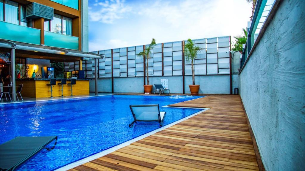 23 استخر هتل 3 ستاره لارن فمیلی آنتالیا Laren Family Hotel Antalya.jpg