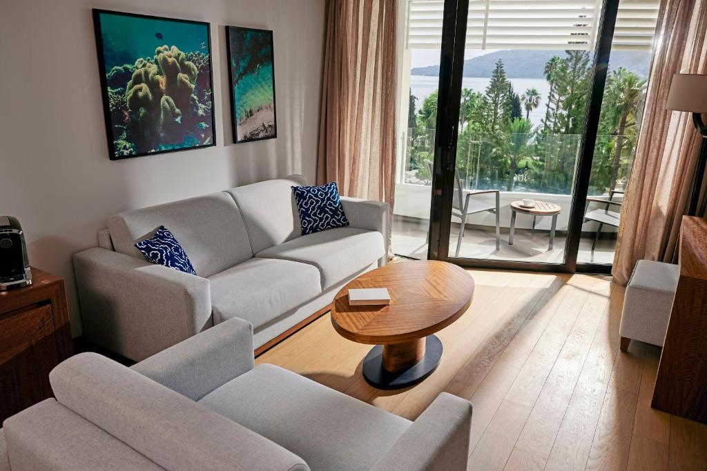 37 اتاق هتل 5 ستاره تی یو آی بلو گرند آزور مارماریس TUI BLUE Grand Azur Marmaris.jpg