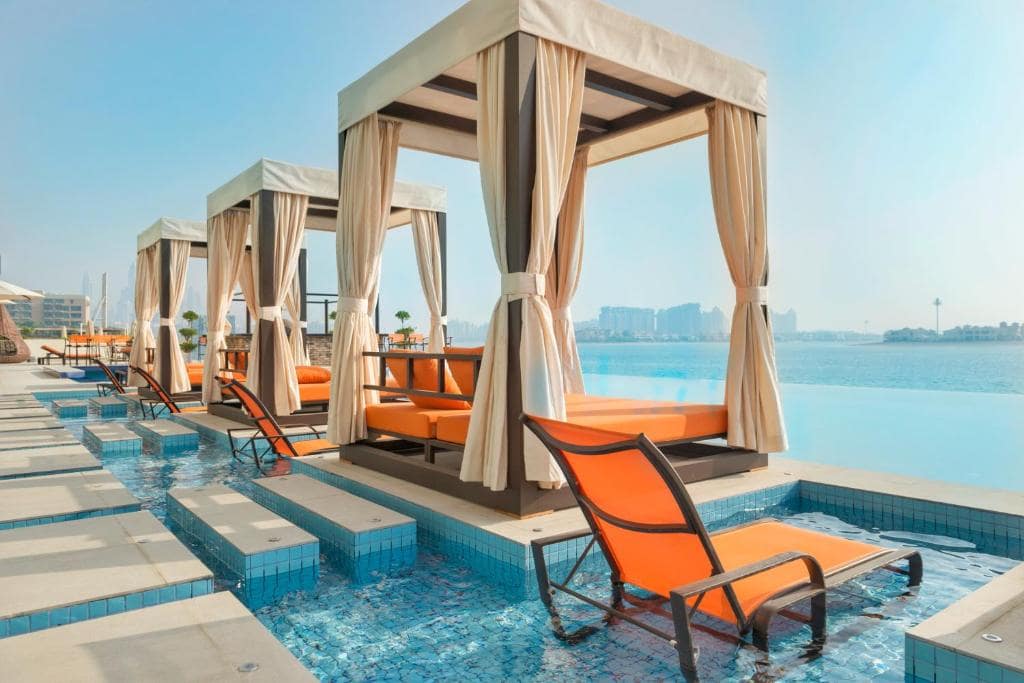 26-استخر-هتل-5-ستاره-رویال-سنترال-د-پالم-دبی- Royal-Central-Hotel-The-Palm-Pool.jpg