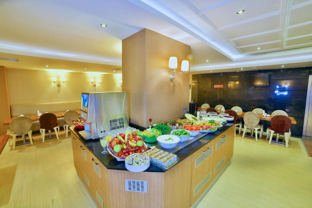 12-سلف-Hotel-Grand-Emin-هتل-گرند-امین-استانبول.jpg