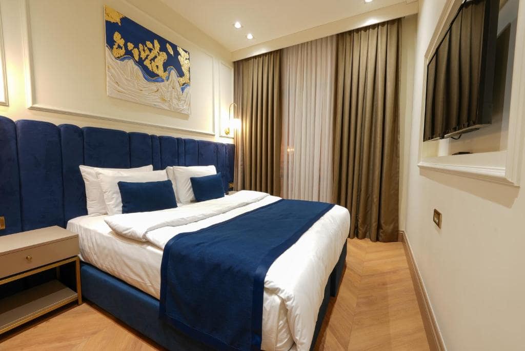هتل-4-ستاره-تی-کی-تکسیم-استانبول-نمای-اتاق-Hotel-4-setere-Tk-taxim-Room 17-min.jpg