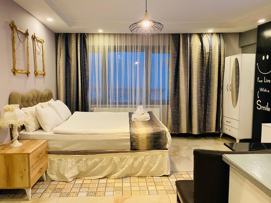 09 اتاق هتل 3 ستاره کواک پرنس استانبول Kucuk Prens Hotel Istanbul.jpg