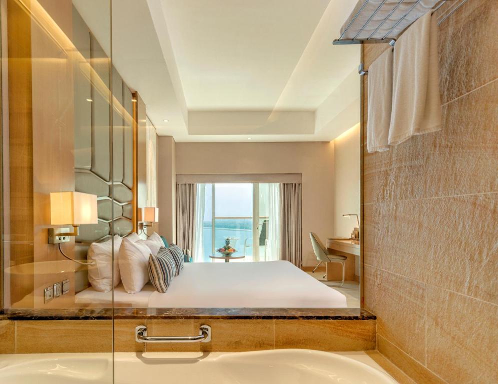 14 اتاق هتل 5 ستاره رویال سنترال د پالم دبی Royal Central Hotel – The Palm.jpg