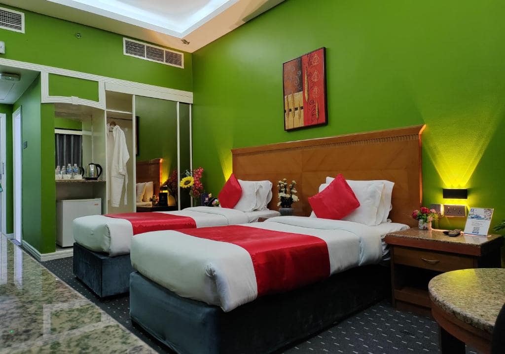 14-اتاق-خواب-هتل-3-ستاره-لی-پارادایس-پالاس-دبی- Le-Paradise-Palace-Dubai-Bedroom.jpg