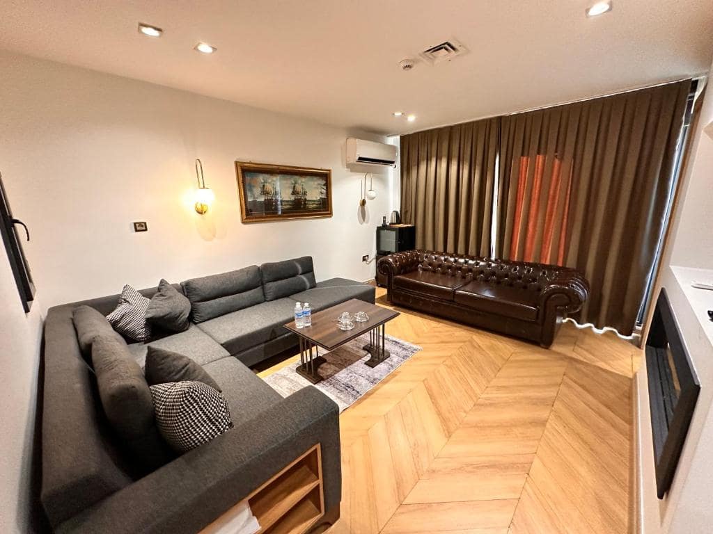 هتل-4-ستاره-تی-کی-تکسیم-استانبول-نمای-اتاق-Hotel-4-setere-Tk-taxim-Room35-min.jpg