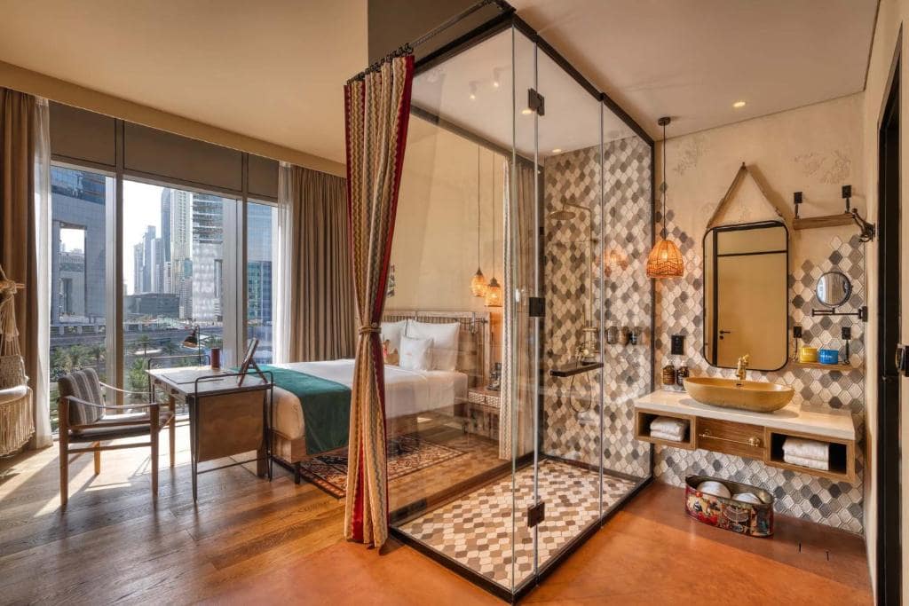 05-اتاق-خواب-هتل-5 ستاره-25-ساعت-وان-سنترال-دبی-25Hours-Hotel-Dubai-One-Central-Bedroom.jpg