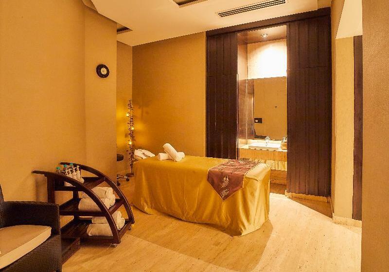 32-اتاق-ماساز-هتل-5-ستاره-کراون-پلازا-روهینی-دهلی-Crowne-Plaza-Delhi-Rohini-Hotel.jpg