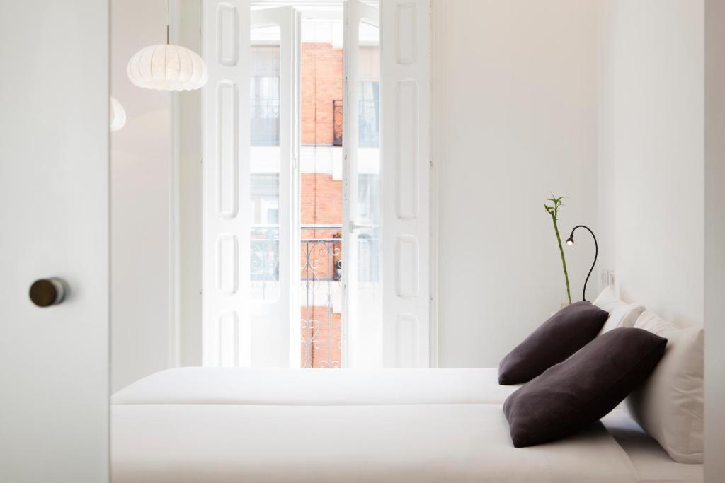 10-اتاق-هتل-دو-ستاره-آرتریپ-مادرید-Artrip-Hotel-Madrid.jpg