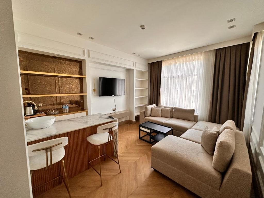 هتل-4-ستاره-تی-کی-تکسیم-استانبول-نمای-اتاق-Hotel-4-setere-Tk-taxim-Room64-min.jpg