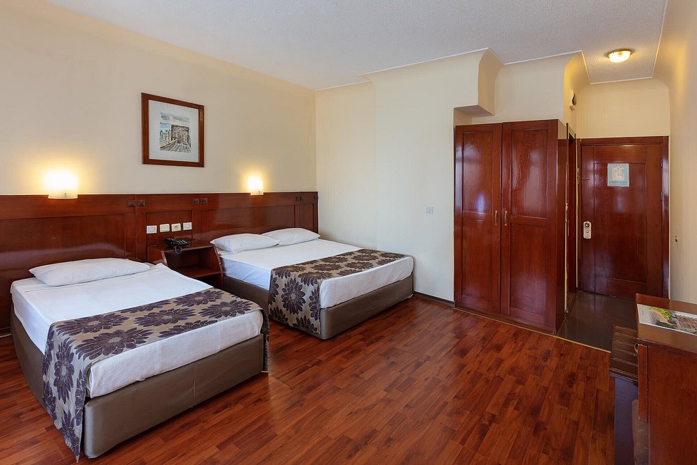 08 اتاق هتل 3 ستاره نظر بیچ آنتالیا Nazar Beach Hotel Antalya.jpg