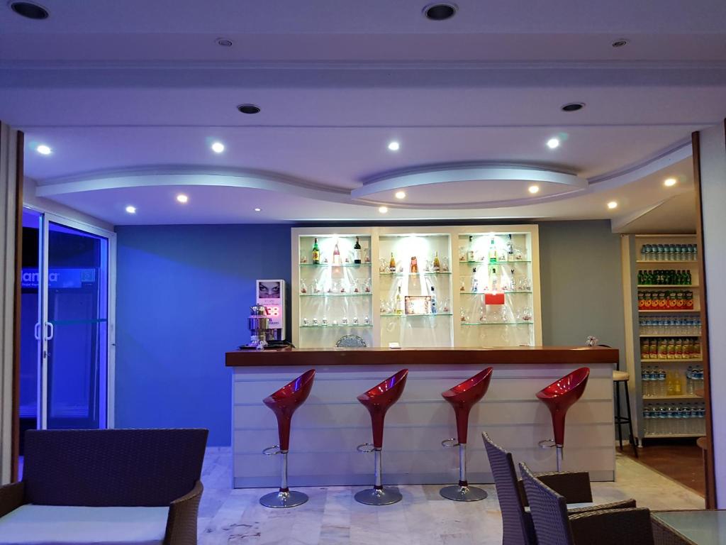 23 بار هتل 2 ستاره ملیکه کوش آداسی Melike Hotel Kusadasi.jpg