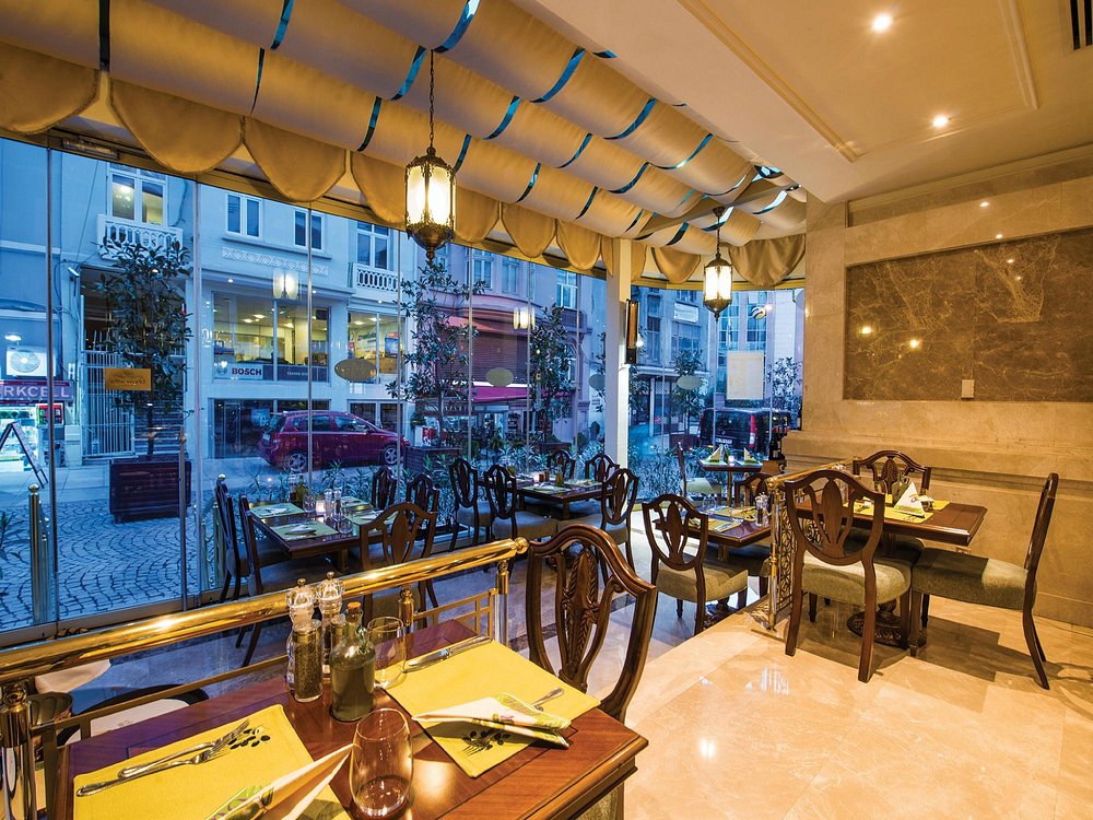 06-هتل-5-ستاره-الیت-ورد-تکسیم-استانبول-نمای-غذاخوری-Dining-Hotel-5-Setare-Estanbul.jpg