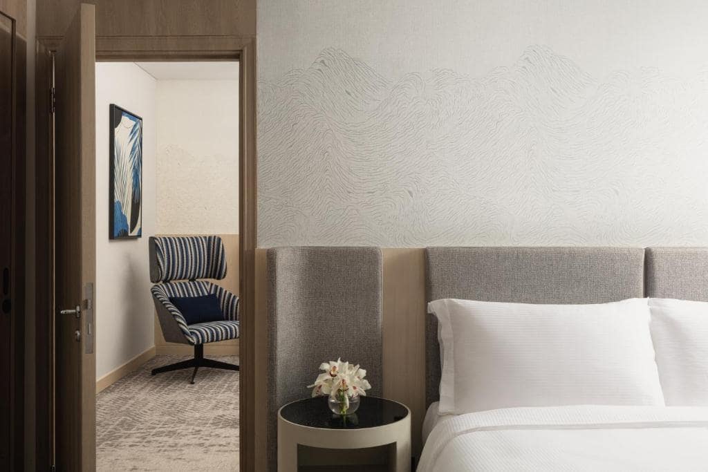 28-اتاق-خواب-هتل-4-ستاره-تاورز-روتانا-دبی- Towers-Rotana-Hotel-Dubai-Bedroom.jpg