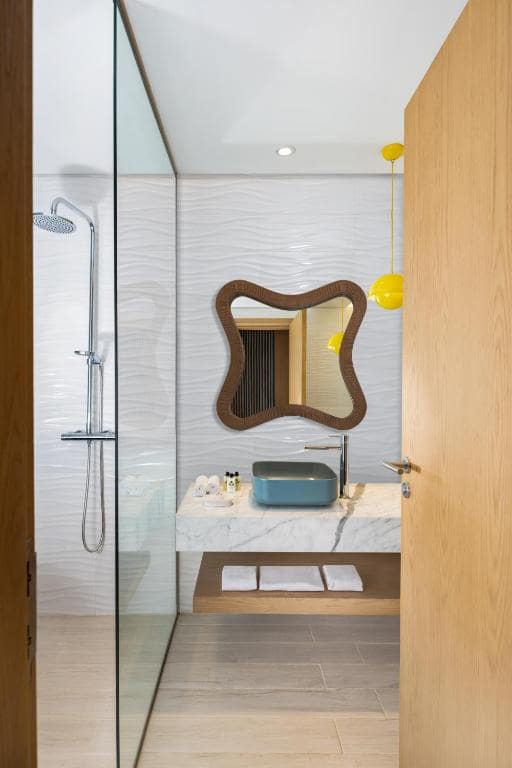 36-سرویس-بهداشتی-هتل-5-ستاره-سی-سنترال-ریزورت-د-پالم-دبی- C-Central-Resort-Palm-Hotel-Dubai-Bathroom.jpg