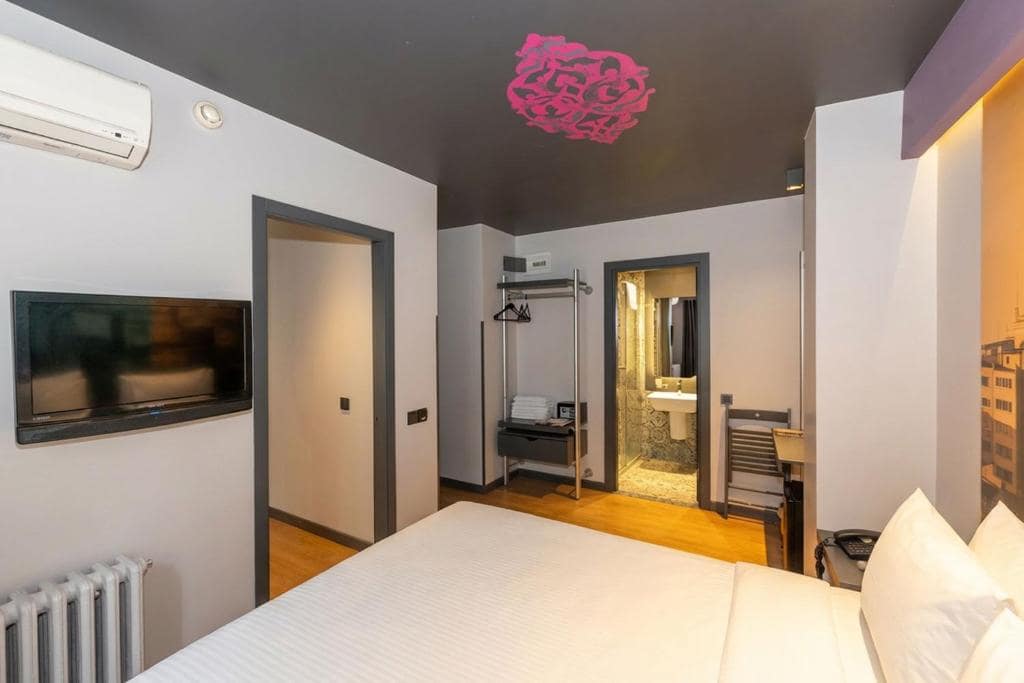 013-هتل-اسپا-4-ستاره-تولیپ-سیتی-استانبول-نمای-اتاق-Room-Hotel-Espa-4-Setare-Tulip-City-Istanbul.jpg