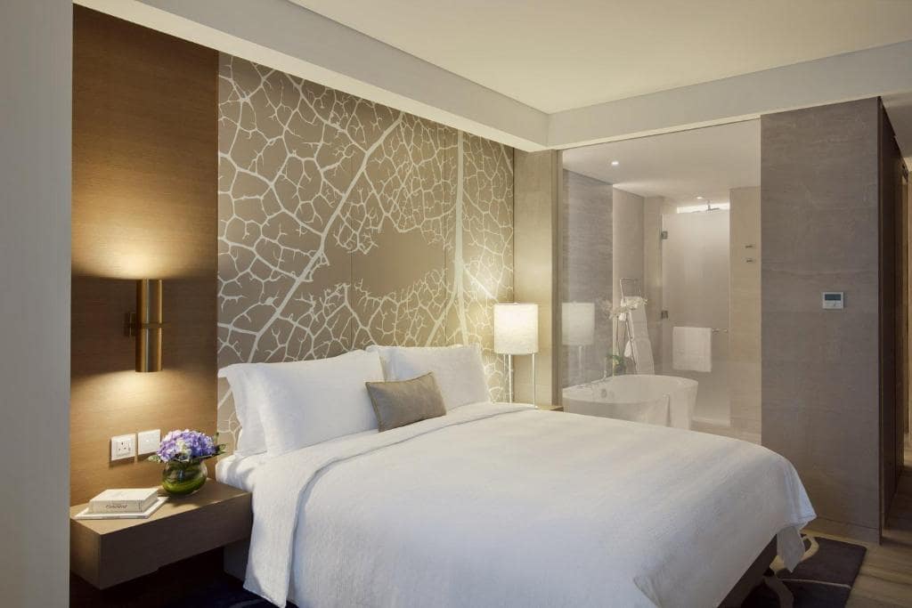 12-اتاق-هتل-5-ستاره-البندر-روتانا-کریک-دبی- Al-Bandar-Rotana-Dubai-Creek-Room.jpg