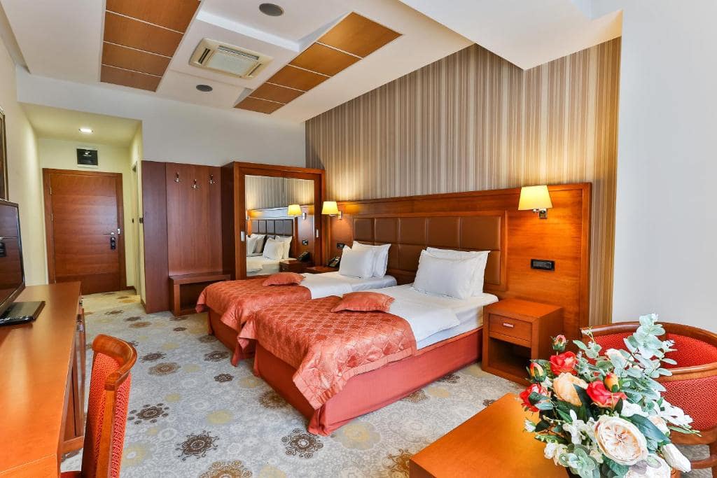 08-اتاق-خواب-هتل-3-ستاره-کینز-پارک-دبی-Kings-Park-Hotel-Dubai-Bedroom.jpg