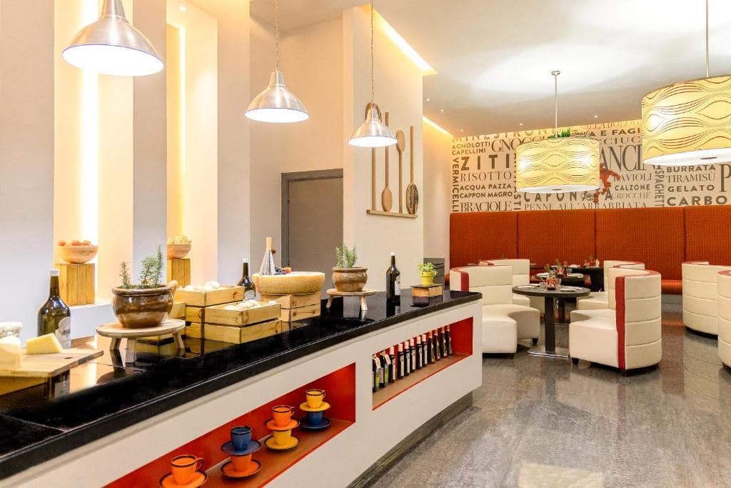 24-رستوران-هتل-3-ستاره-آیبیس-مال-آو-د-امارات-دبی-Ibis-Dubai-Mall-Of-The-Emirates-Restaurant.jpg