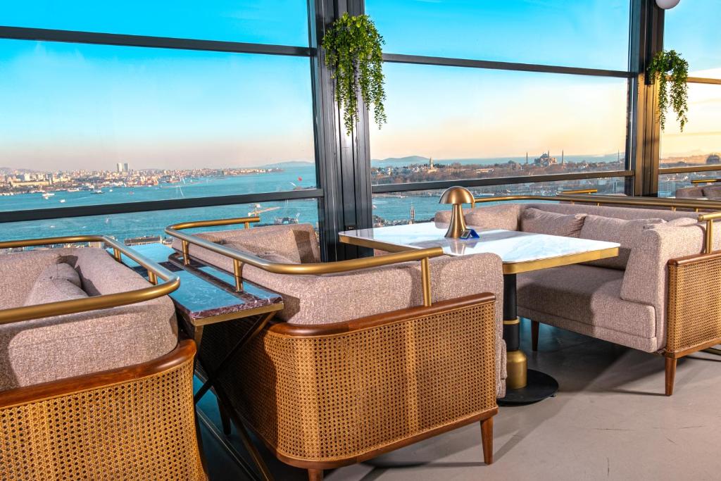 12-رستوران-Ring-Stone-Hotels-Bosphorus-هتل-رینگ-استون-بسفروس-.jpg