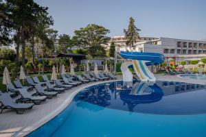 24-استخر-هتل-4-ستاره-فور-ریزورت-اند-اسپا-آنتالیا- Fore-Resort-&-Spa-Hotel-Antalya-Pool.jpg