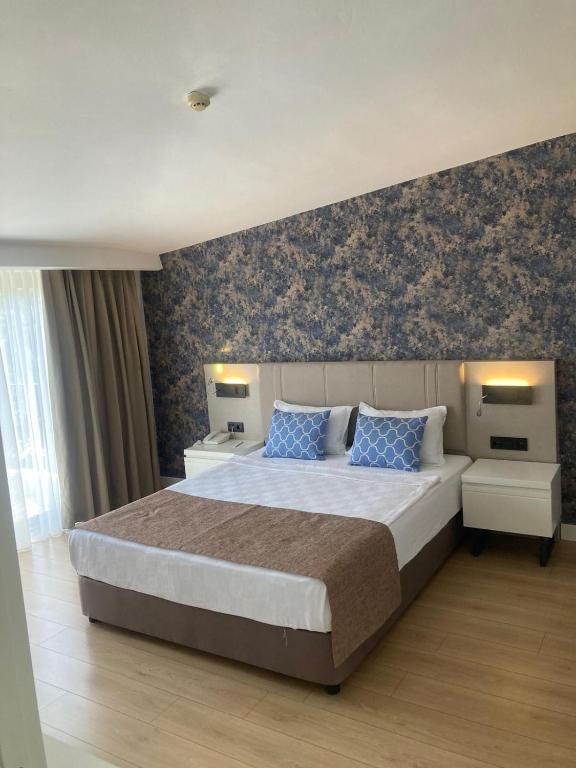 05-اتاق-هتل-4-ستاره-الدار-گاردن-ریزورت-آنتالیا- Eldar-Garden-Resort-Antalya-Room.jpg