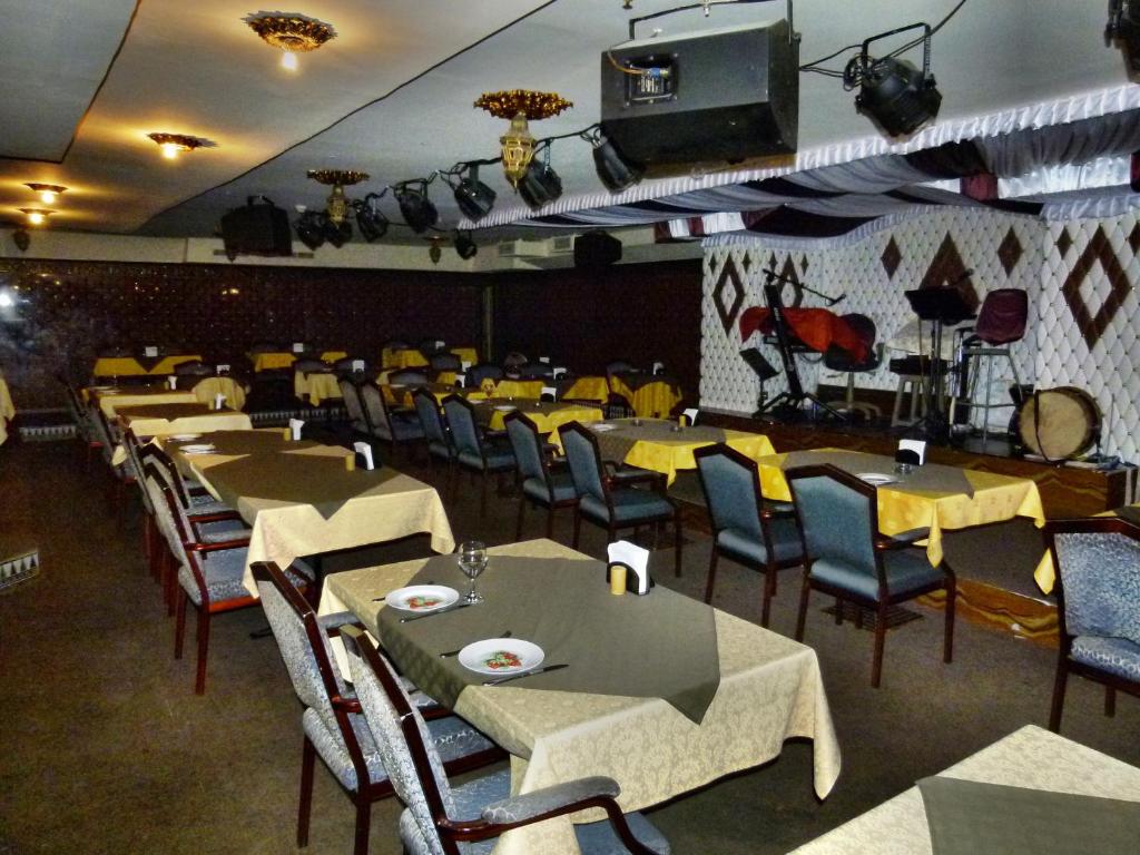 19-رستوران-هتل-3-ستاره-گرند-می-فیر-دبی- Grand-Mayfair-Hotel-Restaurant.jpg