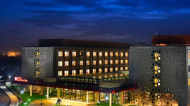 23 نمای هتل 4 ستاره هیلتون گاردن این قونیه Hilton Garden Inn Konya.jpg