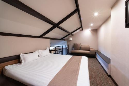 18 اتاق هتل 4 ستاره باس بوتیک ایروان ارمنستان Bass Boutique Hotel Yerevan.jpg
