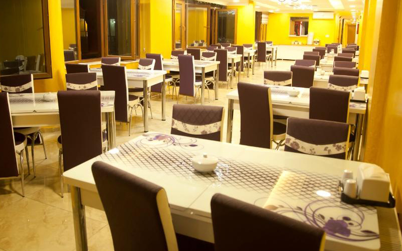 42 رستوران هتل 3 ستاره کروان وان Kervan Hotel Van.jpg