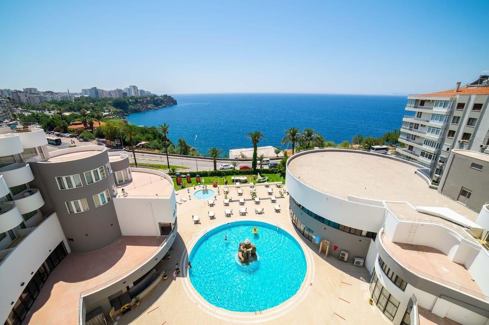 40 نمای داخلی هتل 5 ستاره سندر آنتالیا Cender Hotel Antalya.jpg