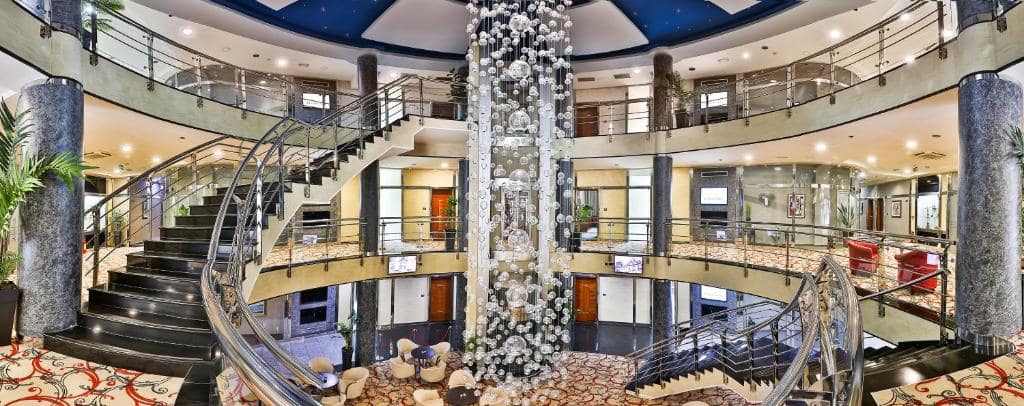 28-محوطه-هتل-3-ستاره-کینز-پارک-دبی- Kings-Park-Hotel-Dubai-Grounds.jpg