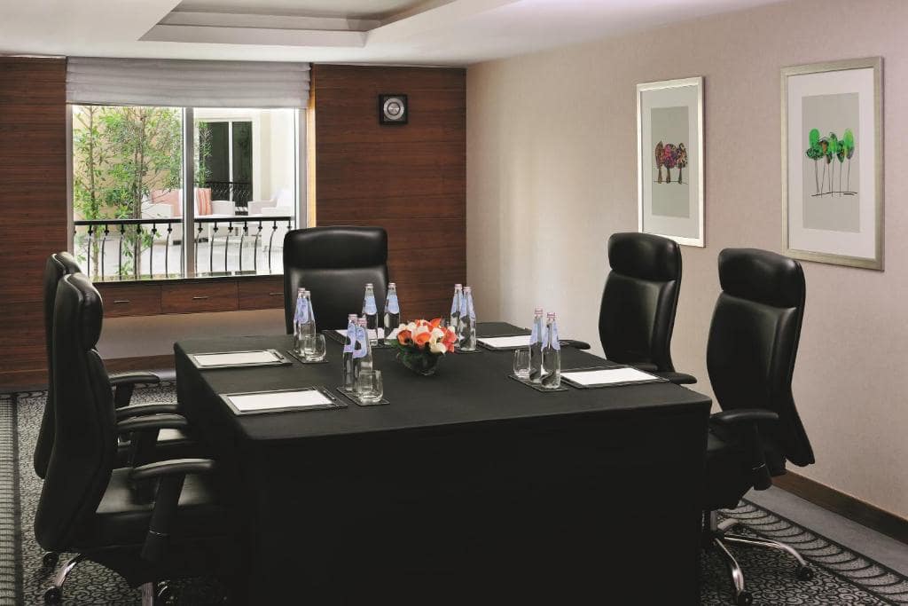 24-اتاق-کنفرانس-هتل-5-ستاره-آوانی-دیره-دبی- Avani-Deira-Dubai-Hotel-Conference-Room.jpg
