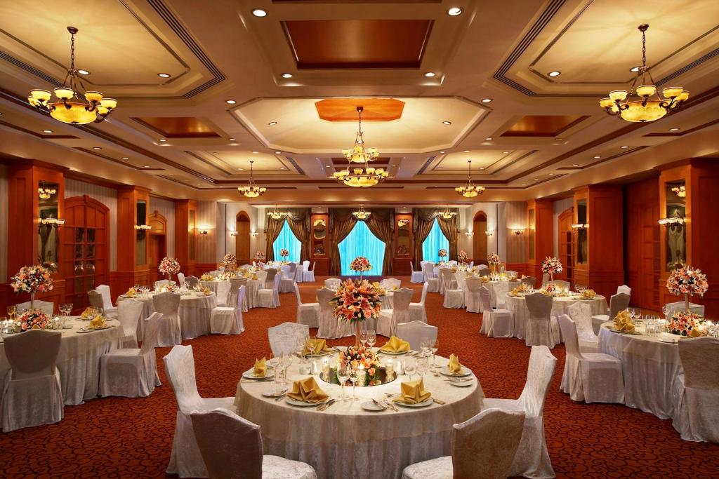 03 رستوران هتل 5 ستاره کارلتون پالاس دبی Carlton Palace Dubai.jpg