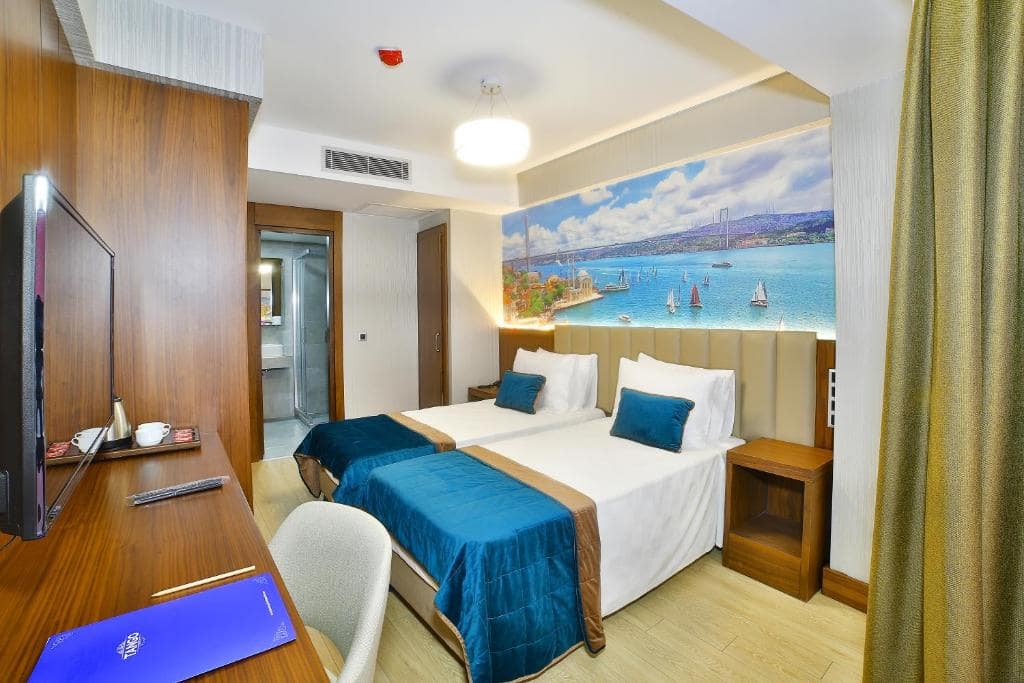 هتل-4-ستاره-تانگو-تکسیم-استانبل-نمای-اتاق-Hotel-4-Setare-Tango-taksim-Room3-min.jpg