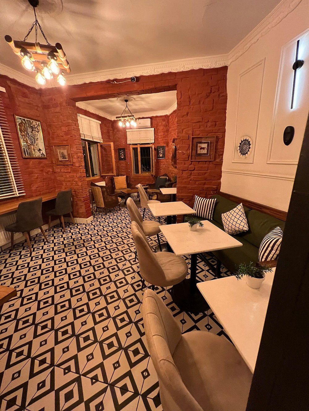 هتل-3-ستاره-رستوران-امی-تکسیم-ترکیه-Hotel-4 Setare- Restauran-Emmy-Taksim-Turkiye18.jpg