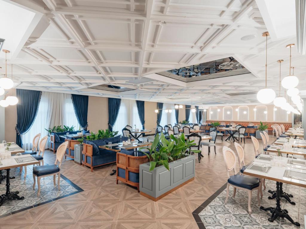 35-رستوران-هتل-5-ستاره-آستریا-کرملین-پالاس-آنتالیا Asteria-Kremlin-Palace-Restaurant-.jpg