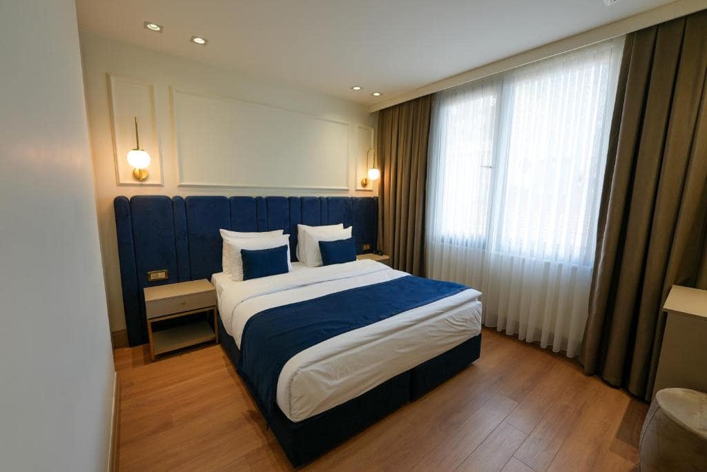 هتل-4-ستاره-تی-کی-تکسیم-استانبول-نمای-اتاق-Hotel-4-setere-Tk-taxim-Room 22-min.jpg