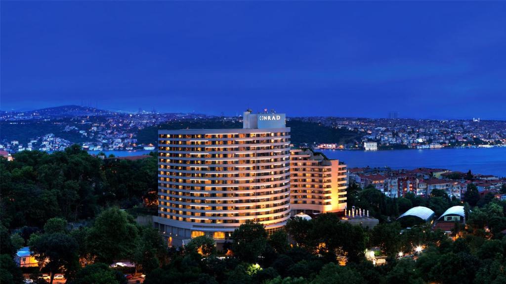 01-نما-Conrad-Istanbul-Bosphorus-هتل-کنراد-بسفروس-استانبول-.jpg
