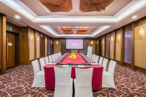 11-سالن-جلسات-هتل-5-ستاره-کراون-پلازا-روهینی-دهلی-Crowne-Plaza-Delhi-Rohini-Hotel.jpg