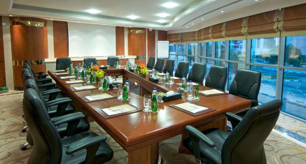 34-اتاق-کنفرانس-هتل-4-ستاره-سیتی-سیزنز-دبی- City-Seasons-Dubai-Conference-Room.jpg