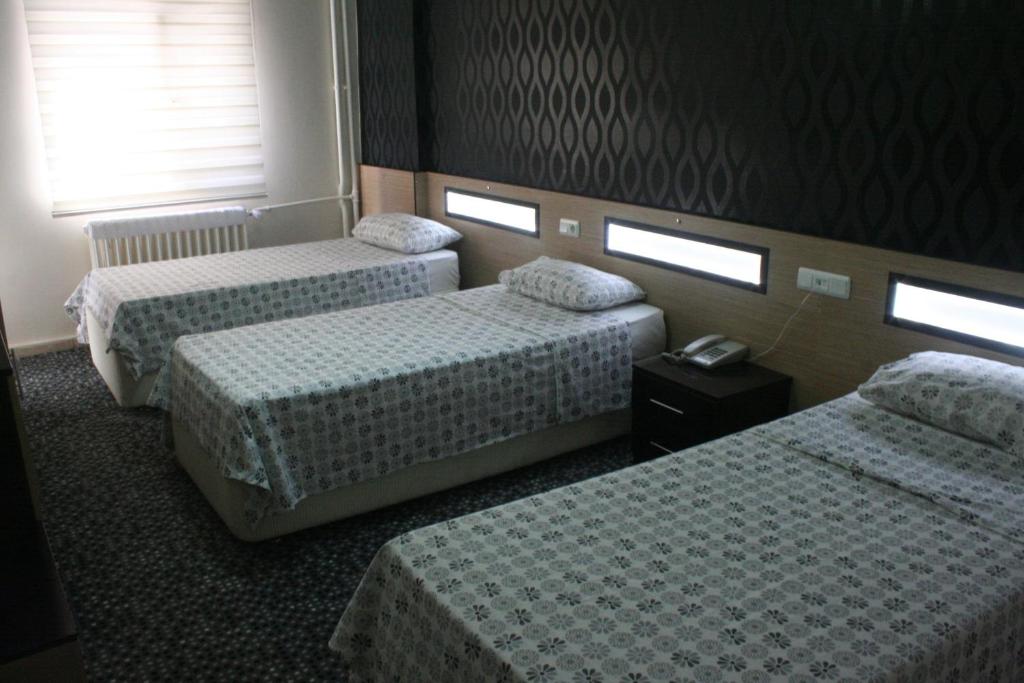 18 اتاق هتل 3 ستاره کوشک قونیه Kosk Otel Konya.jpg