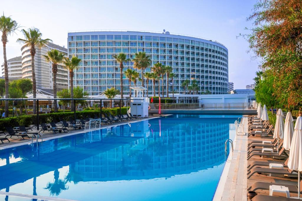 06 نمای داخلی هتل 5 ستاره نیروانا کازموپالیتن آنتالیا Nirvana Cosmopolitan Hotel Antalya.jpg
