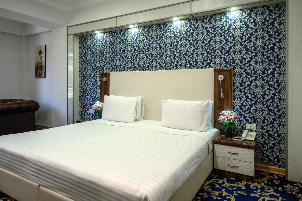 66 اتاق هتل 4 ستاره رویال پلازا ایروان ارمنستان Royal Plaza Hotel Yerevan.jpg